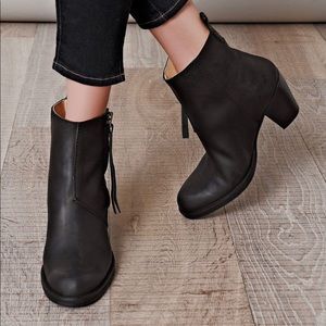 Black Acne Pistol Boots